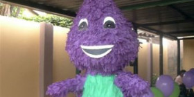 Barney_Pinata